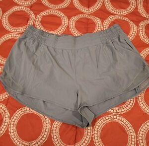 Lululemon High Rise Hotty Hot Shorts 2.5' in Rhino Grey